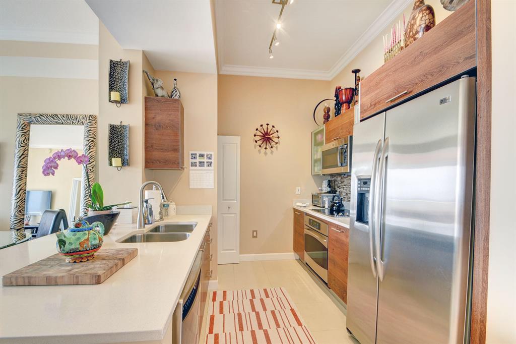 480 Hibiscus Street 1015