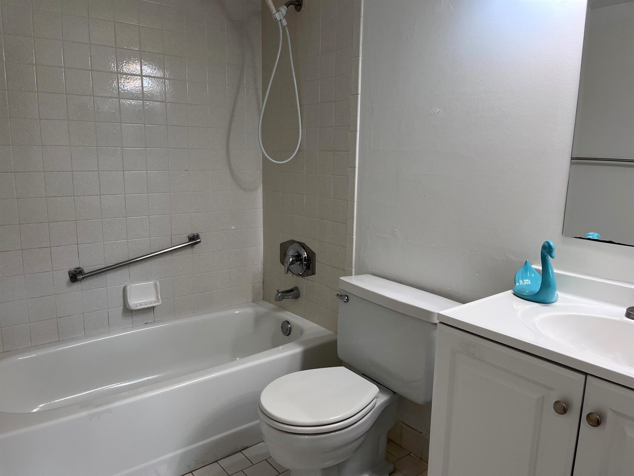 1003 Green Pine Boulevard F1