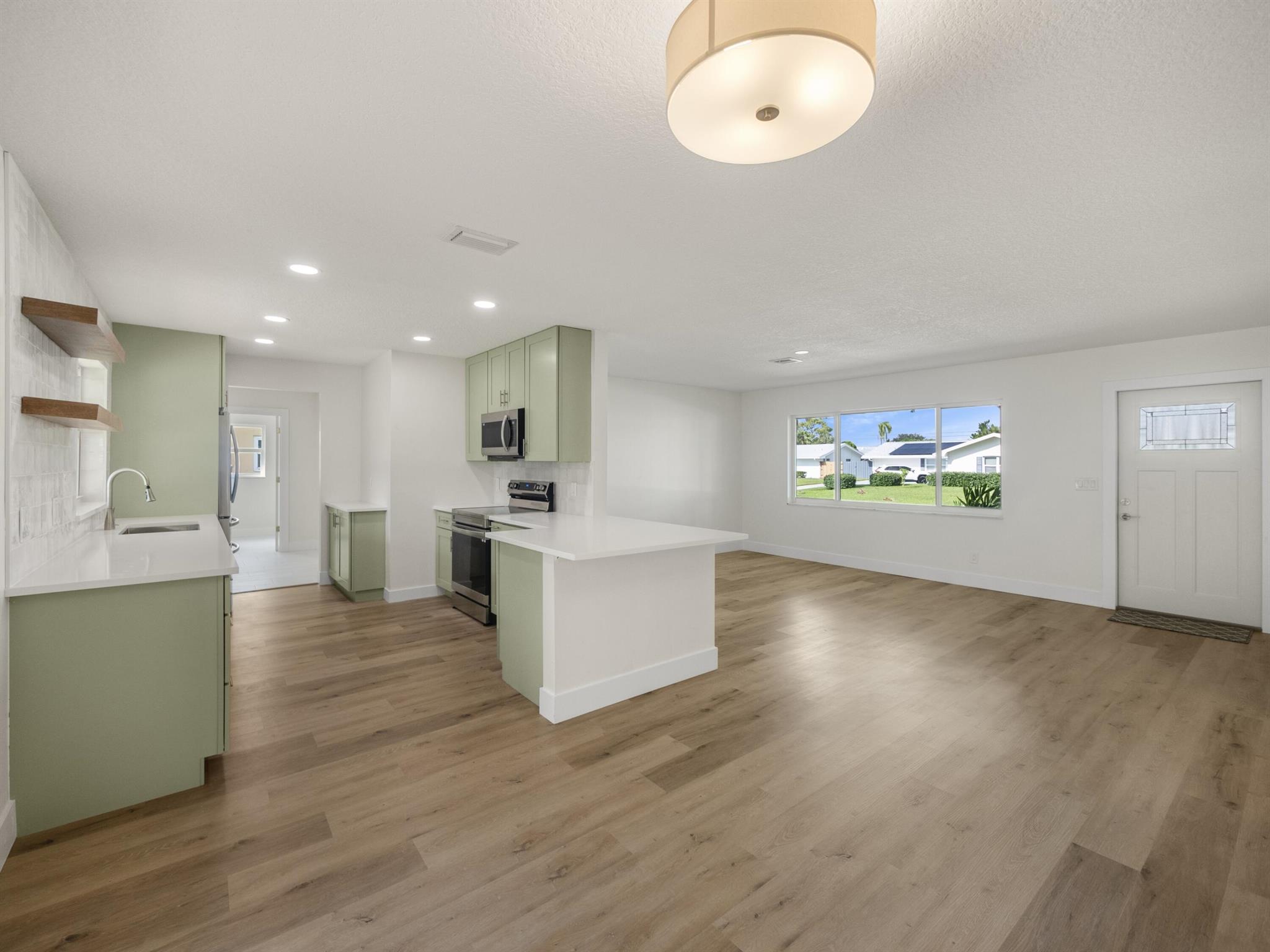 10146 Dogwood Avenue