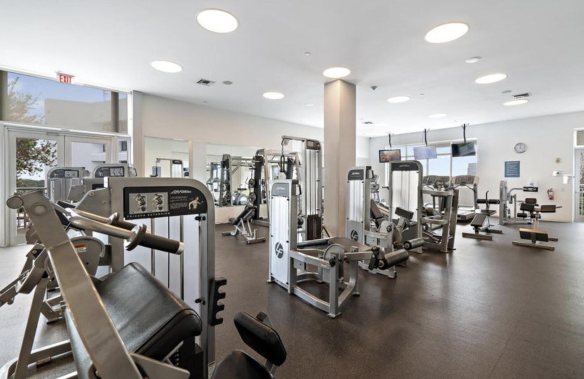 300 S Australian Avenue 323