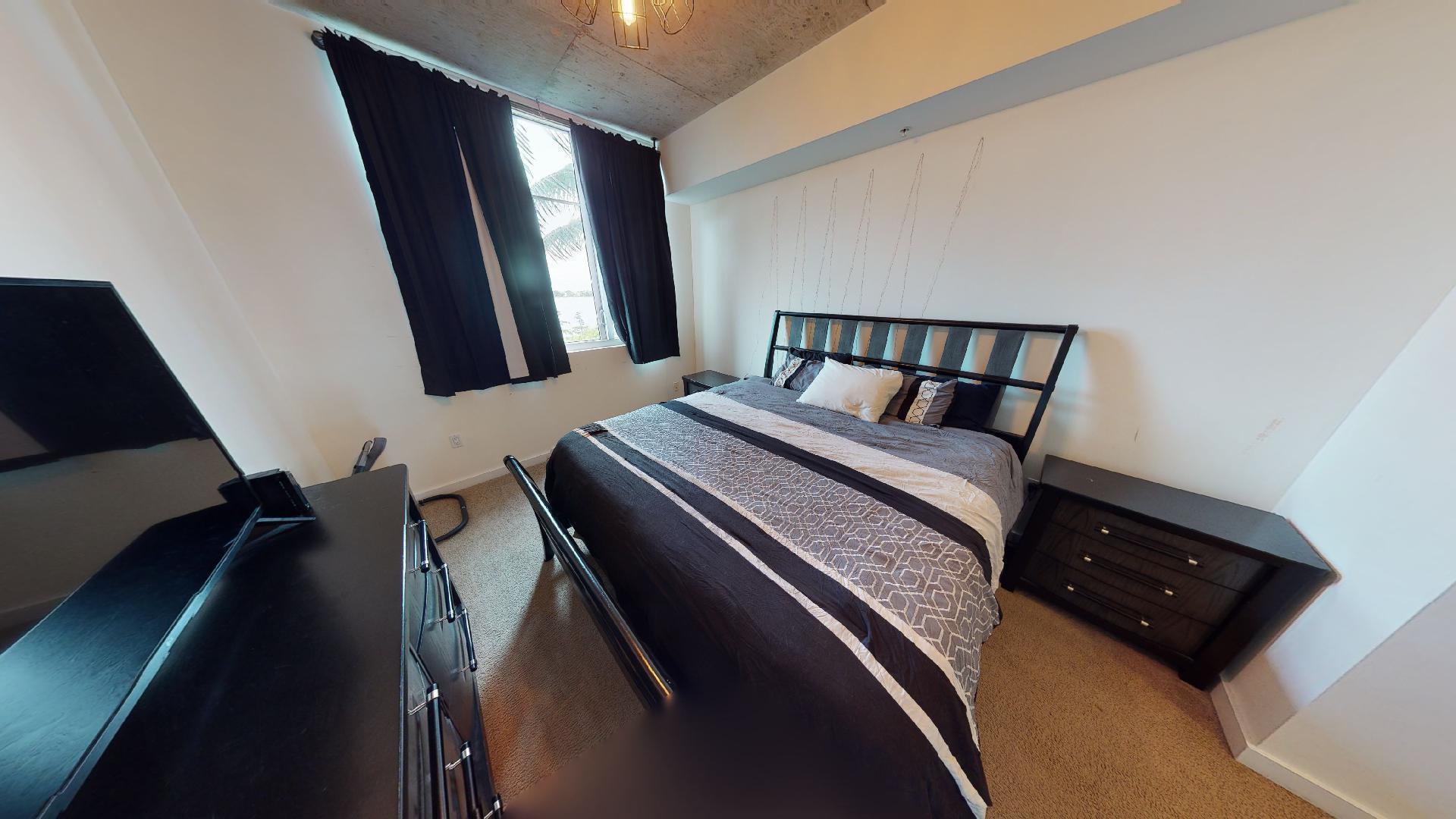 300 S Australian Avenue 323