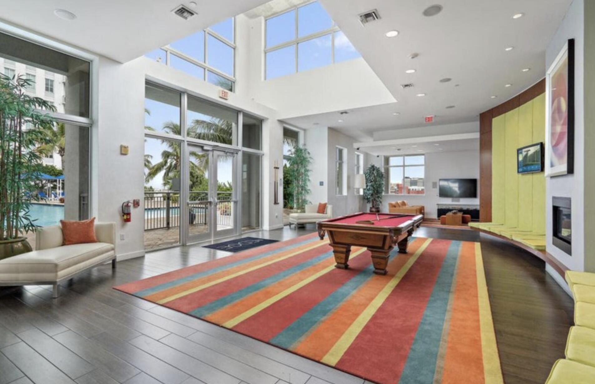 300 S Australian Avenue 323