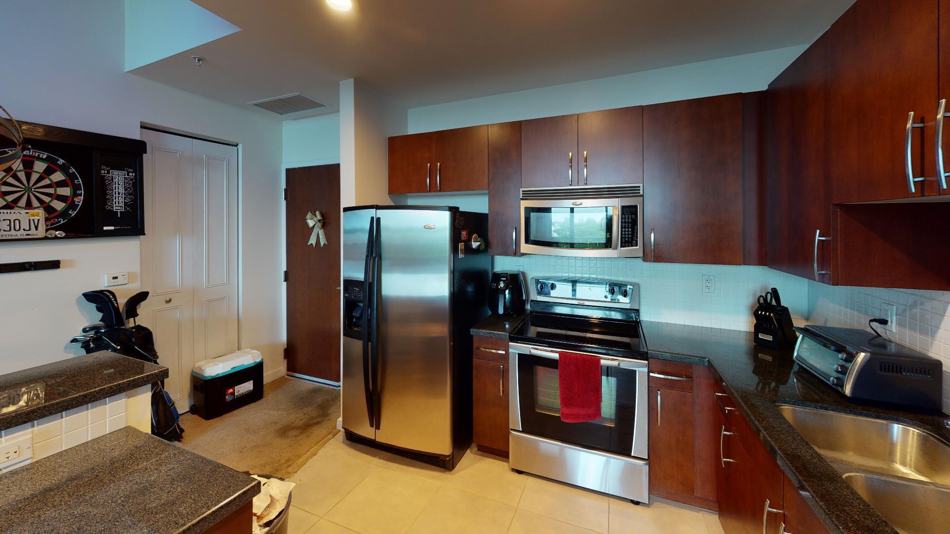 300 S Australian Avenue 323