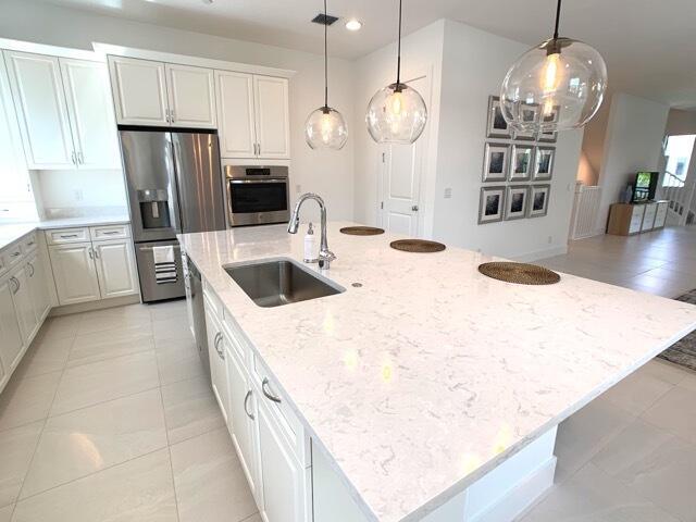 8108 Hobbes Way