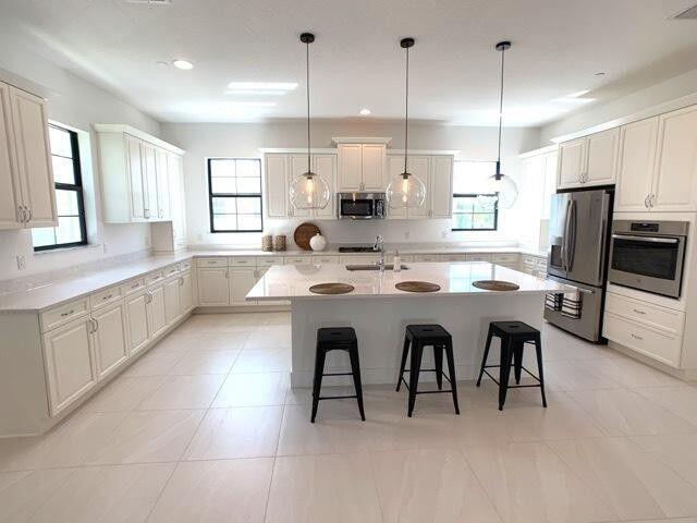 8108 Hobbes Way