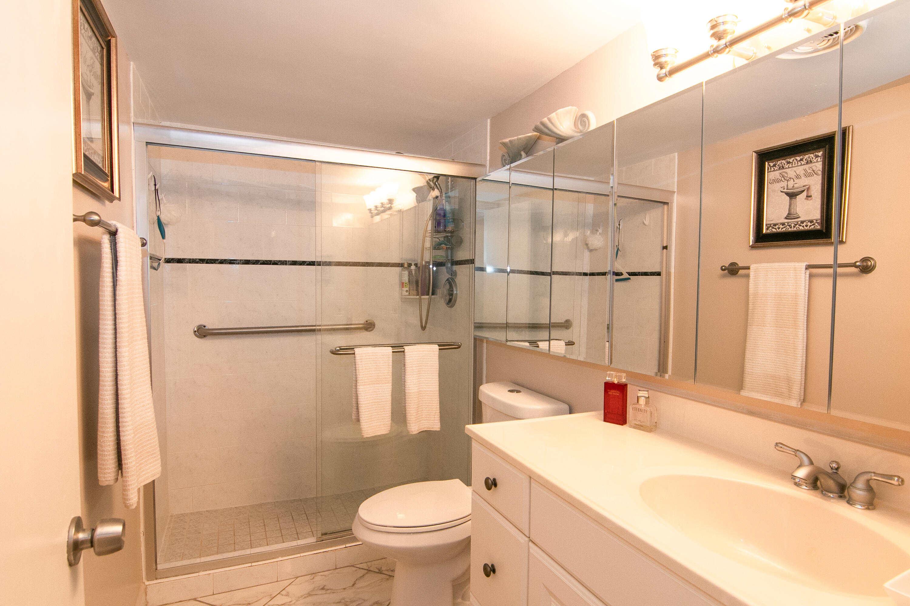 2724 S Garden Drive 204
