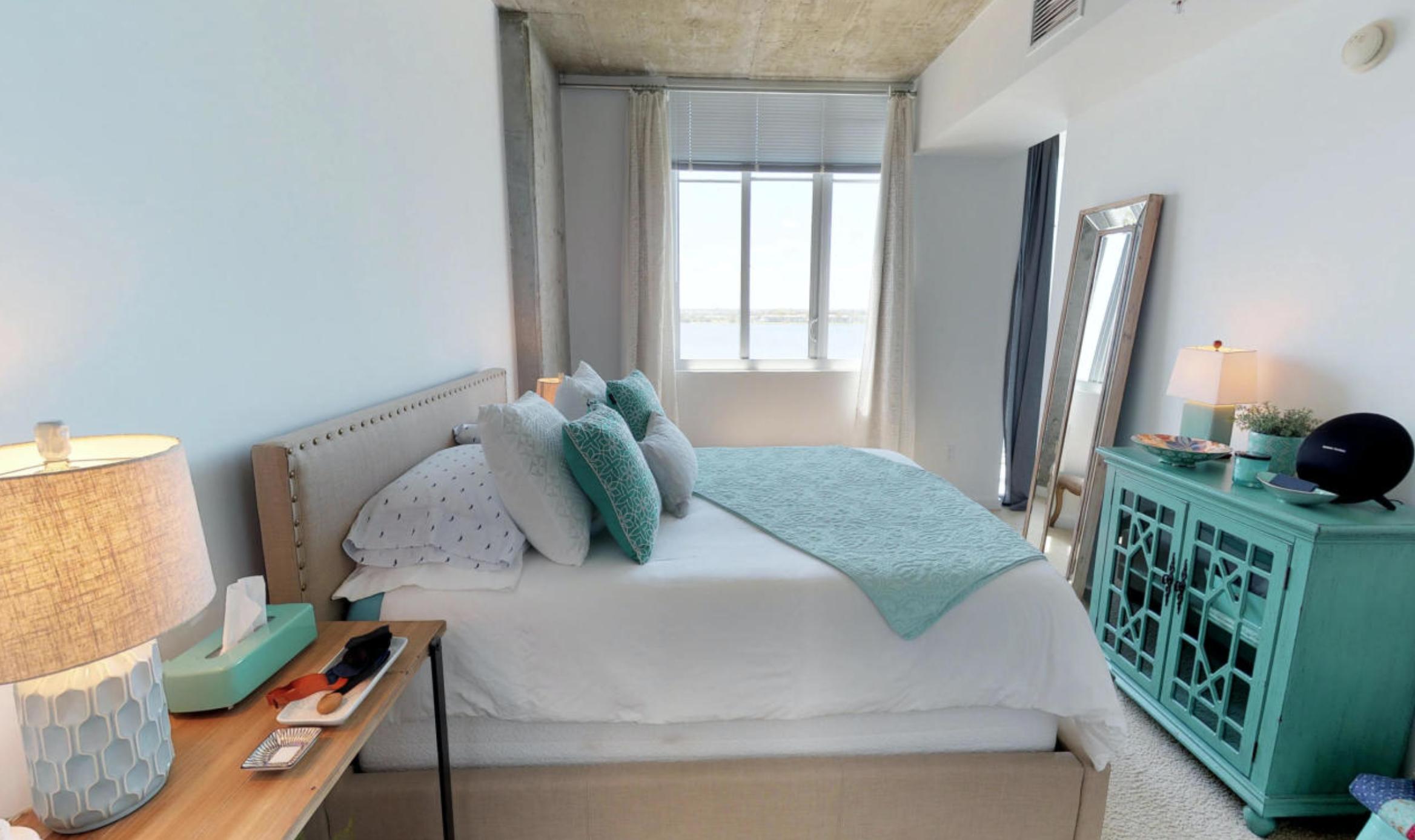 300 S Australian Avenue 811