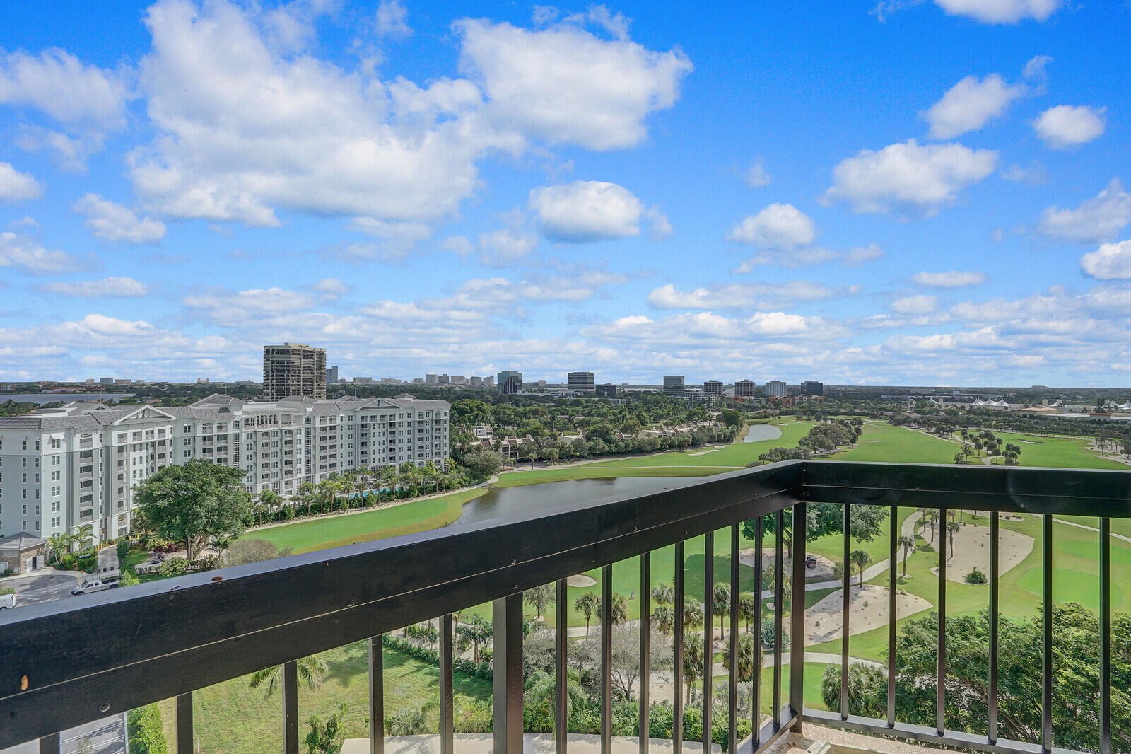 2425 Presidential Way 1404