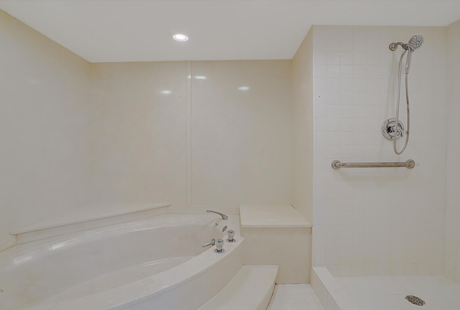 2580 S Ocean Boulevard 1 B 6