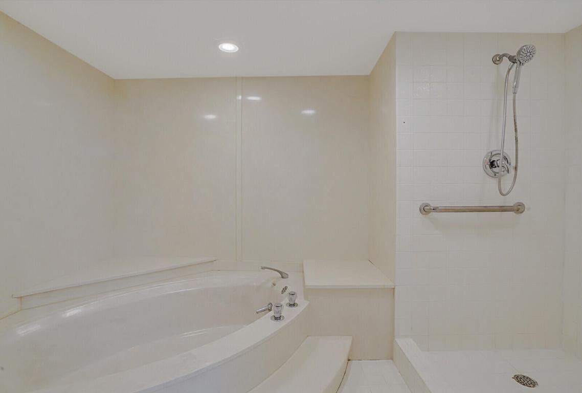 2580 S Ocean Boulevard 1 B 6