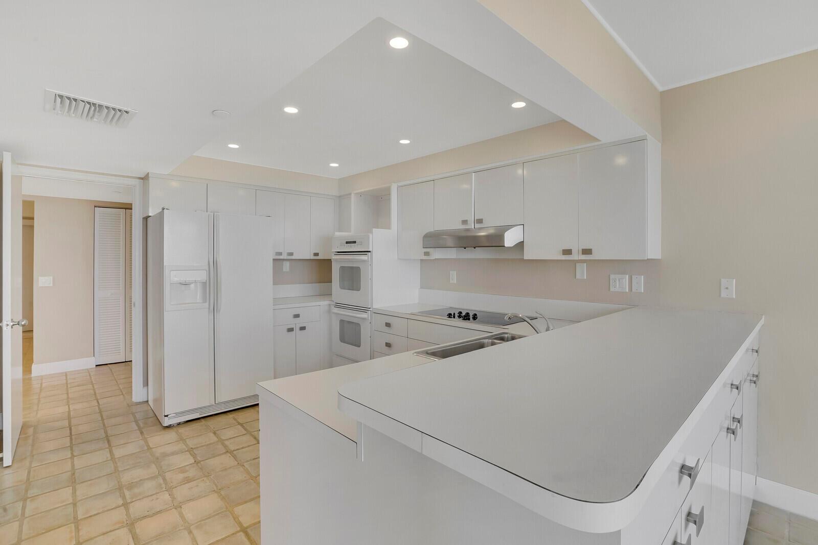 2580 S Ocean Boulevard 1 B 6