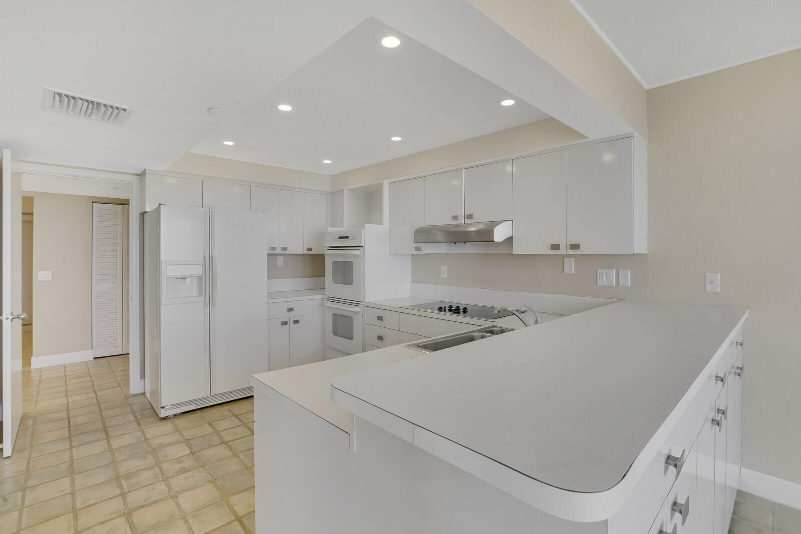 2580 S Ocean Boulevard 1 B 6