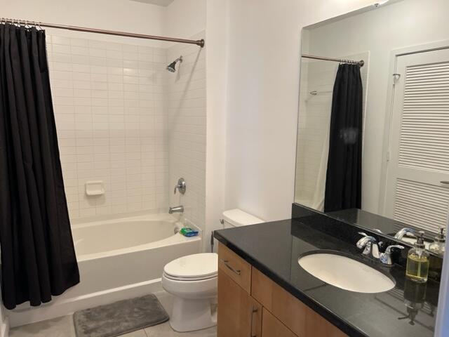 300 S Australian Avenue 821