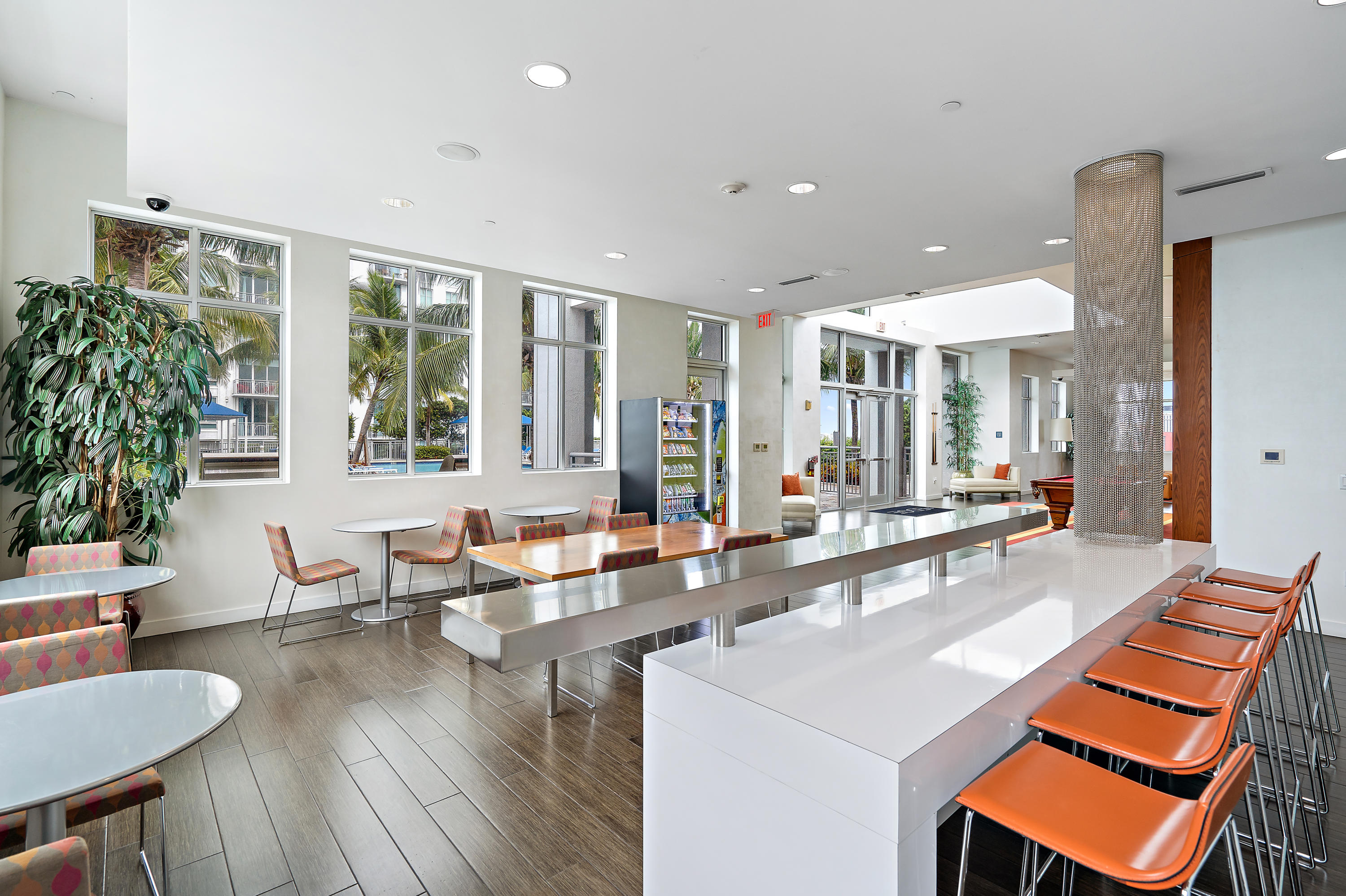 300 S Australian Avenue 821
