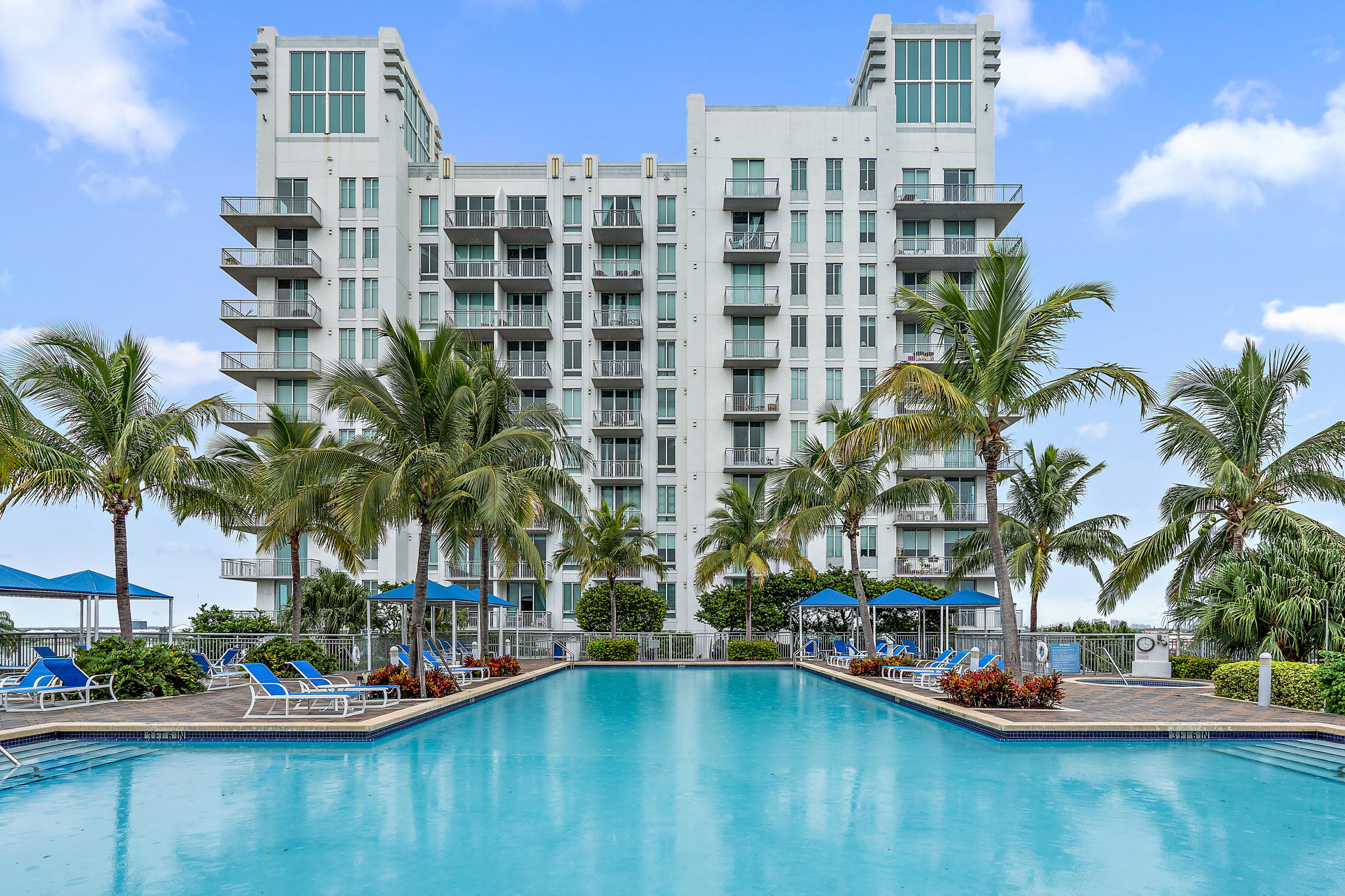 300 S Australian Avenue 821