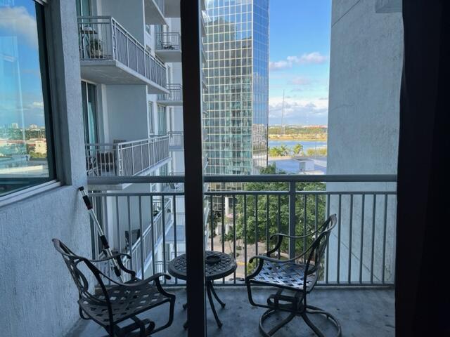 300 S Australian Avenue 821