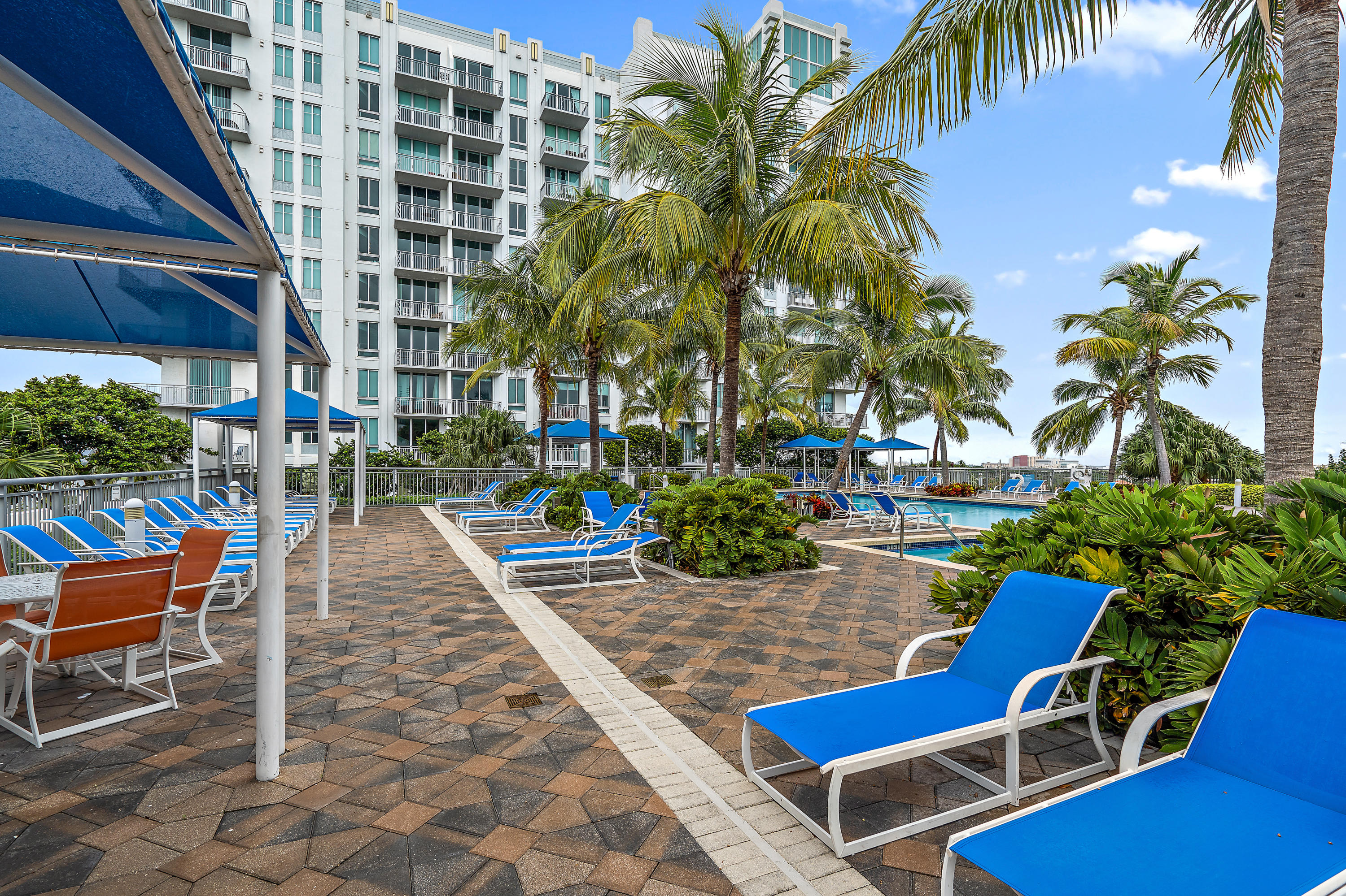 300 S Australian Avenue 821