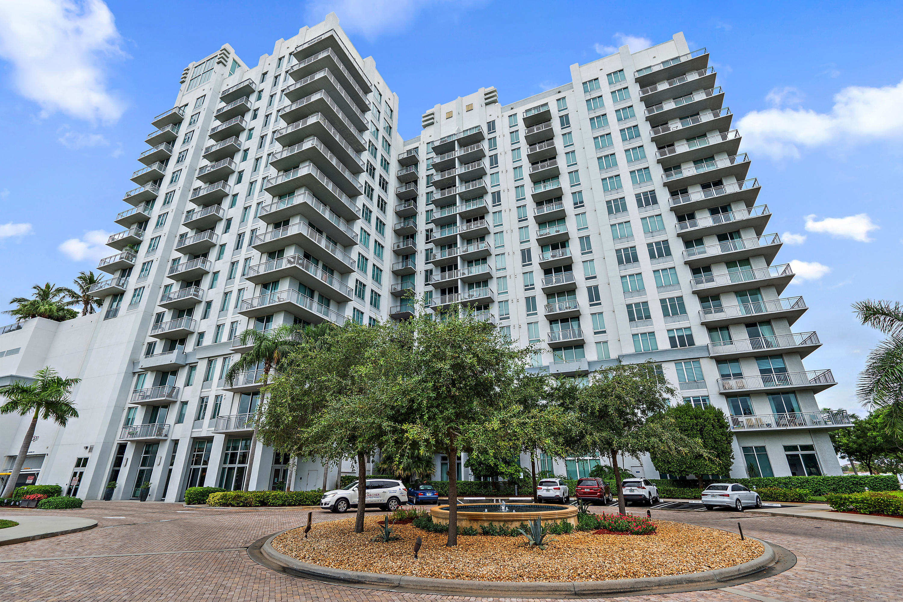 300 S Australian Avenue 821