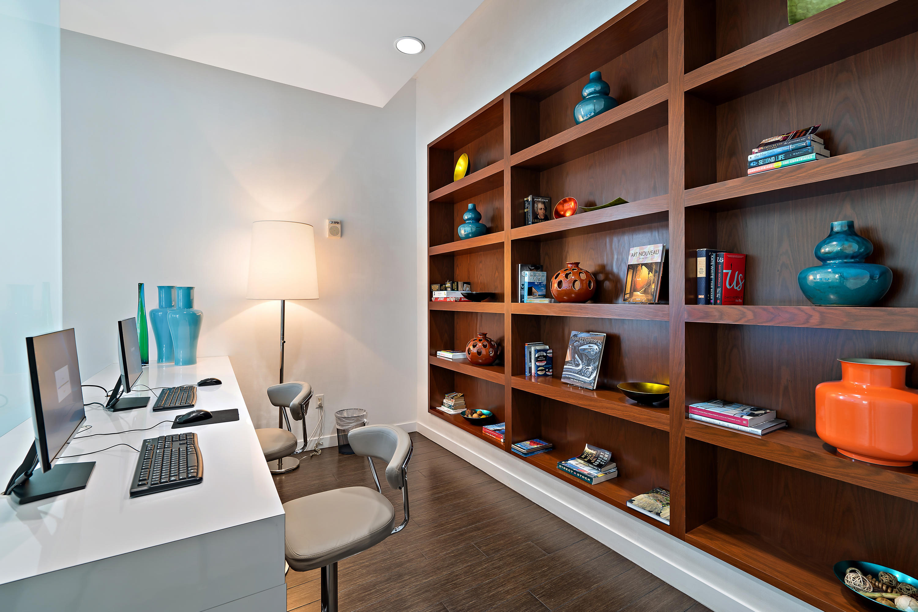 300 S Australian Avenue 821