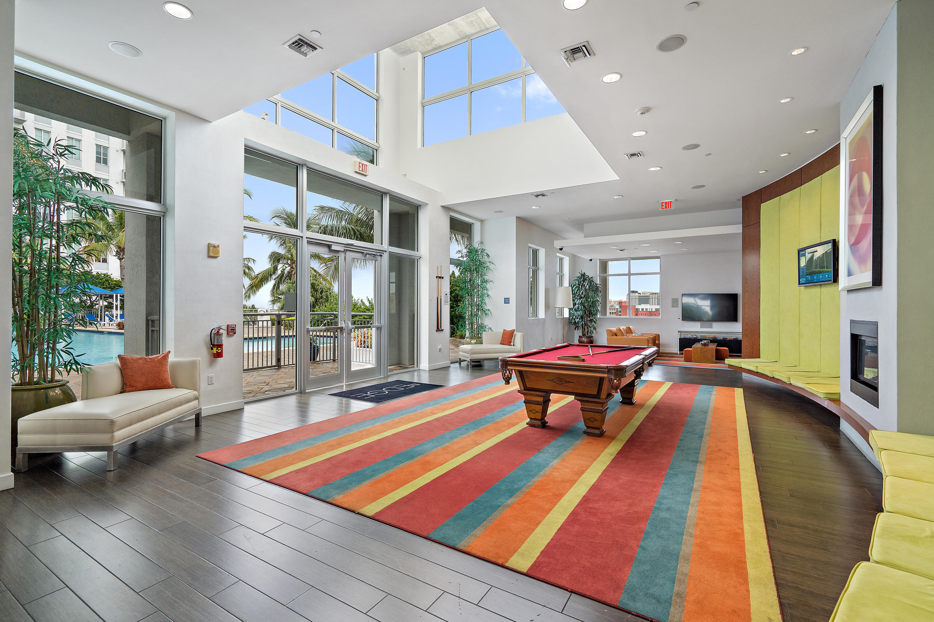 300 S Australian Avenue 821