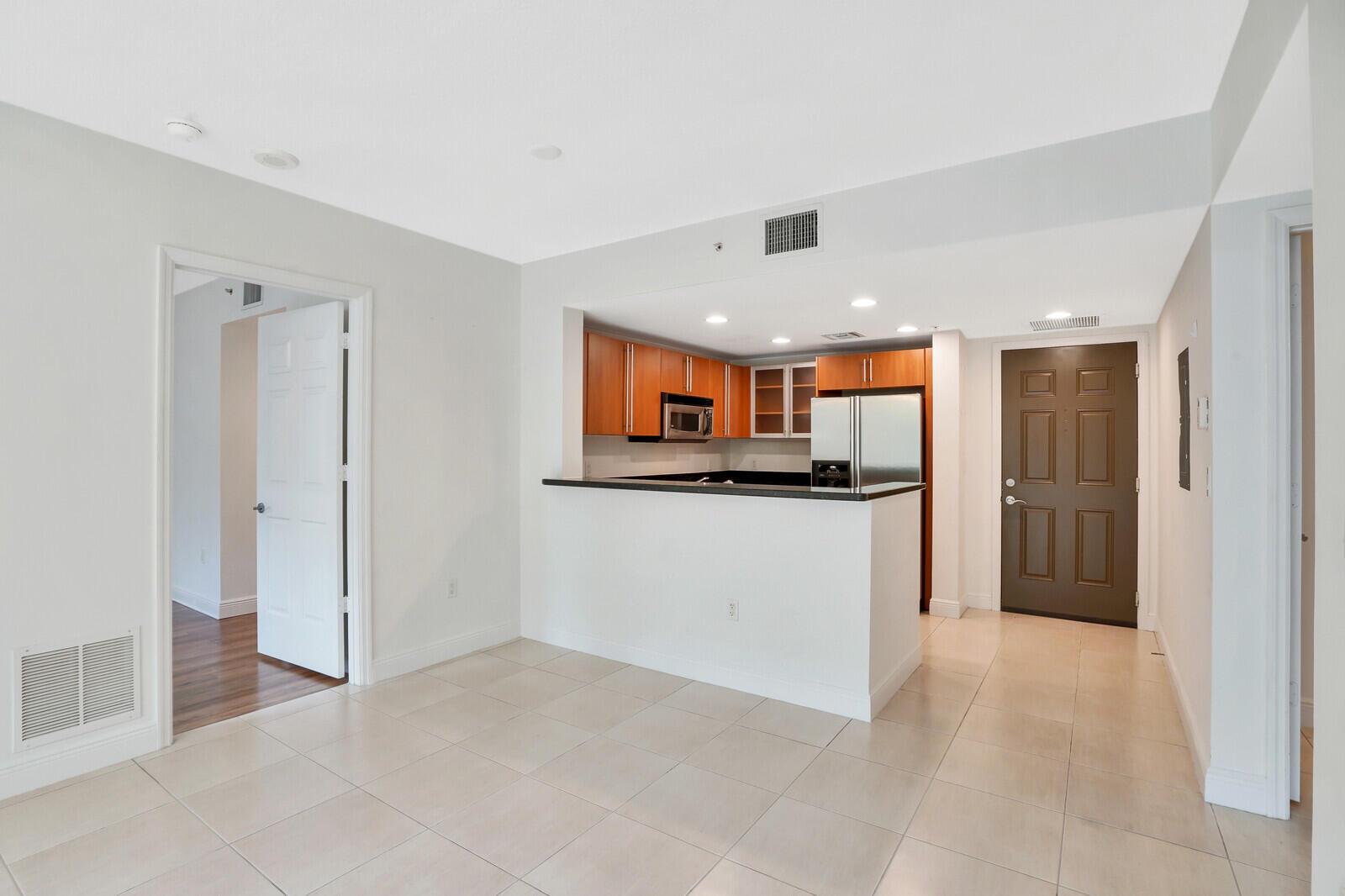 610 Clematis Street 309