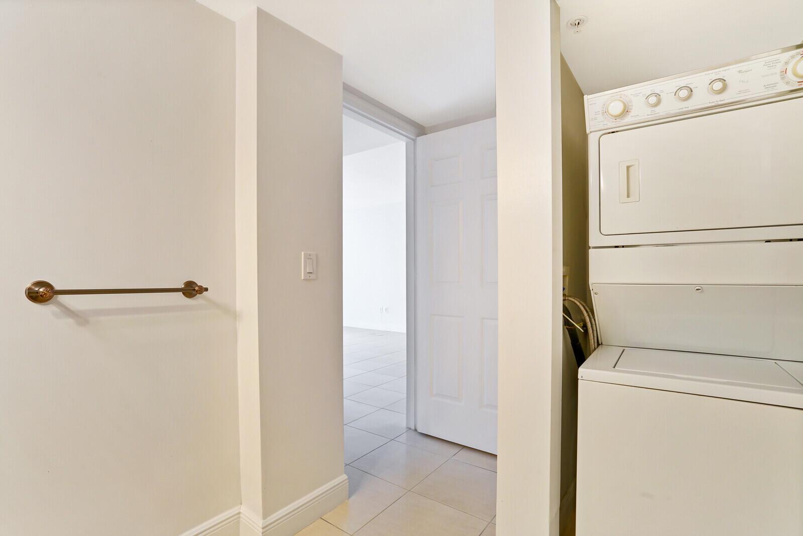 610 Clematis Street 309