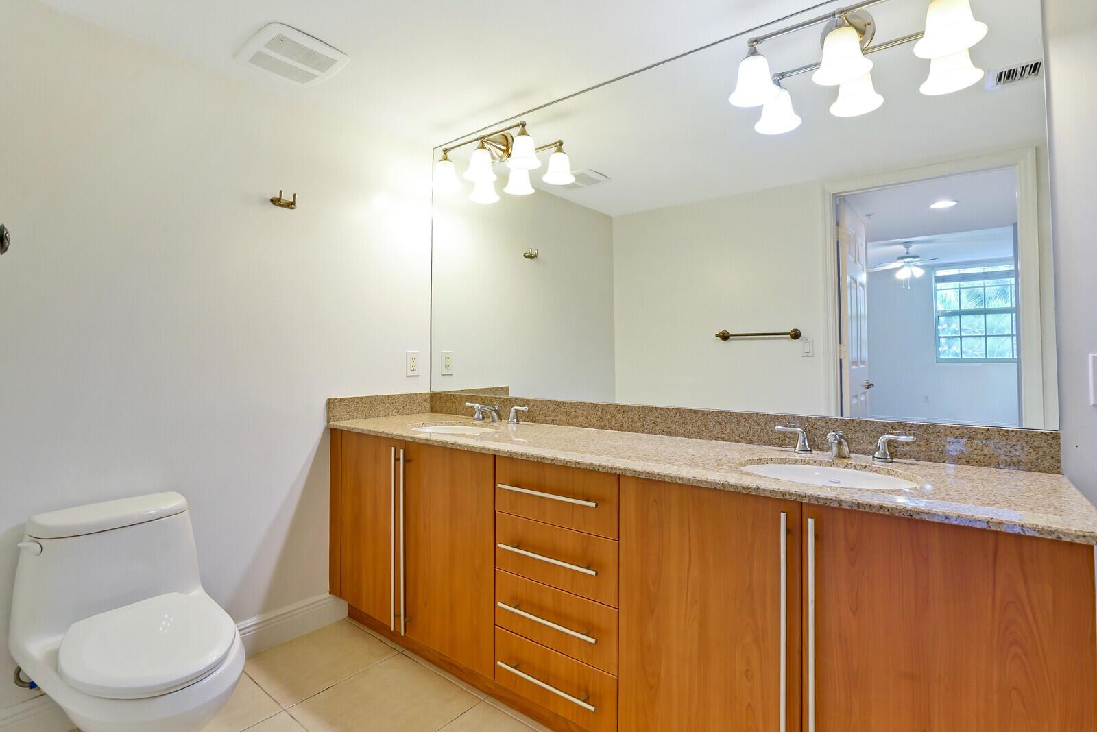 610 Clematis Street 309