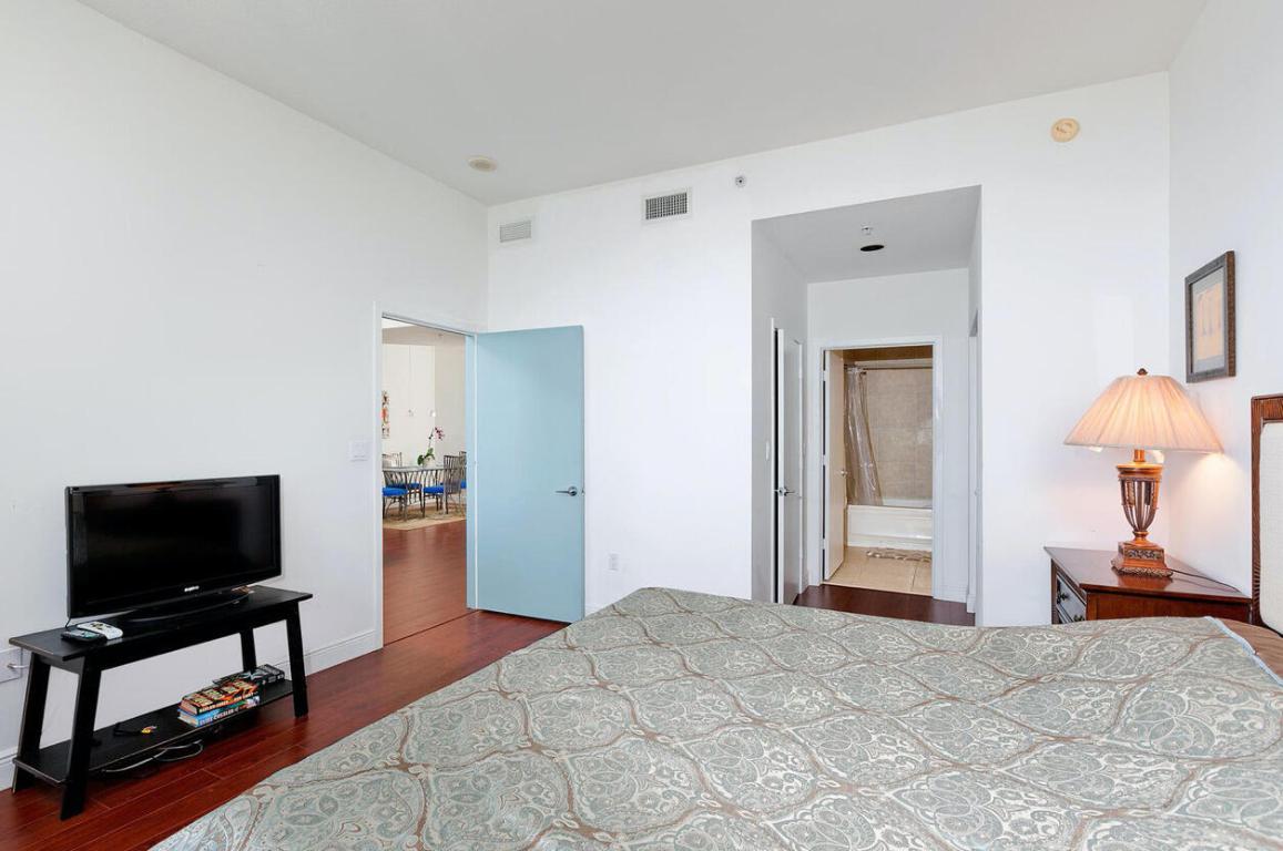 1551 N Flagler Dr Unit Drive Uph 2 (Annual Or Seasonal