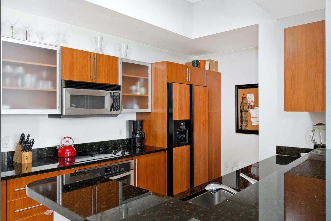 1551 N Flagler Dr Unit Drive Uph 2 (Annual Or Seasonal