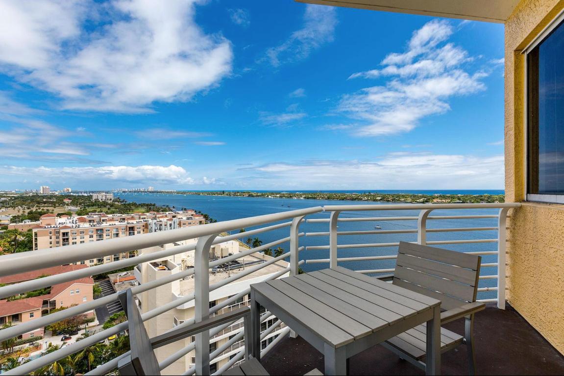 1551 N Flagler Dr Unit Drive Uph 2 (Annual Or Seasonal