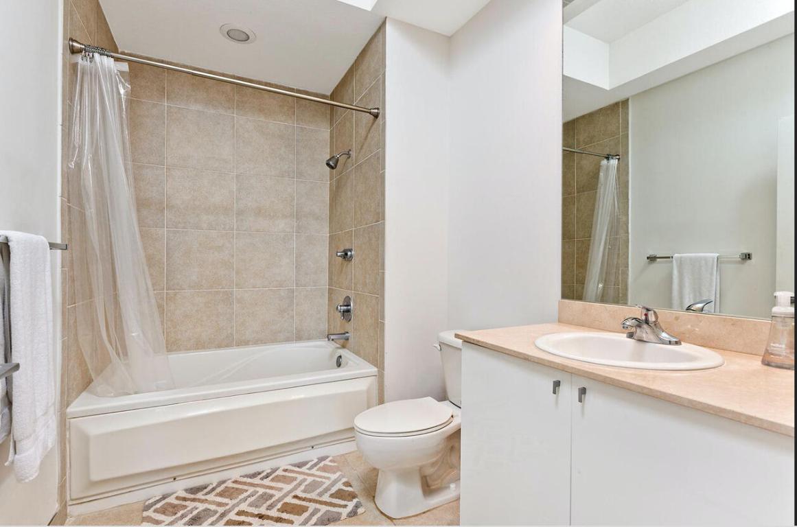 1551 N Flagler Dr Unit Drive Uph 2 (Annual Or Seasonal