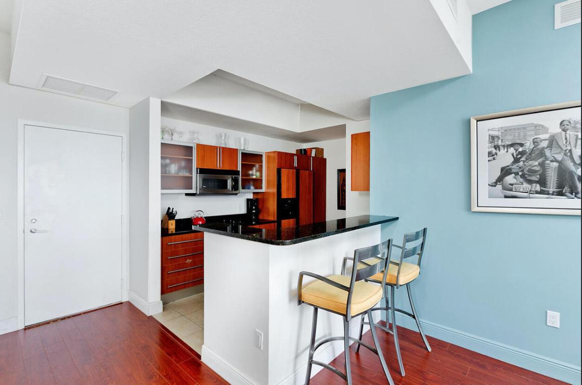 1551 N Flagler Dr Unit Drive Uph 2 (Annual Or Seasonal