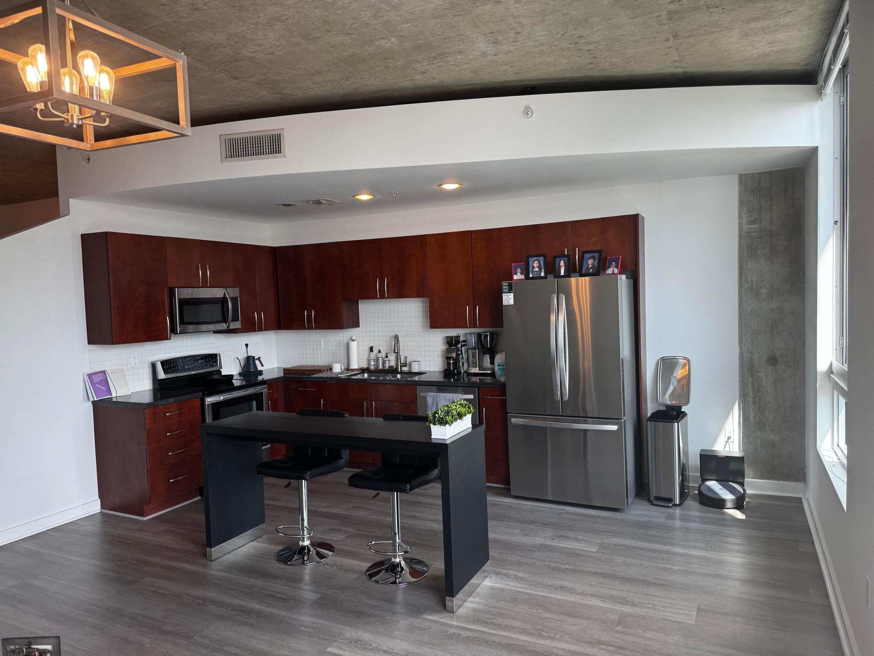 300 S Australian Avenue 716
