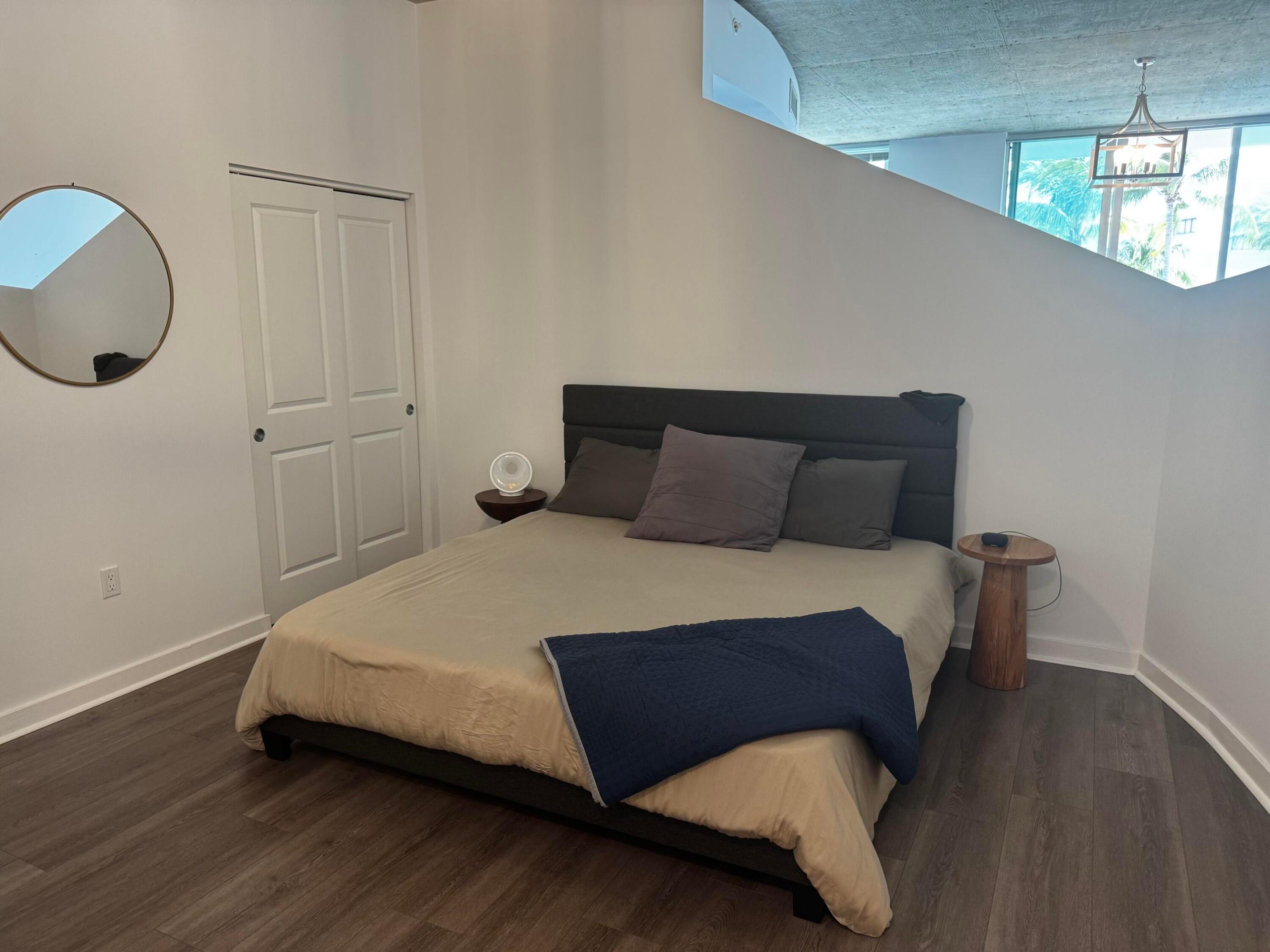 300 S Australian Avenue 716