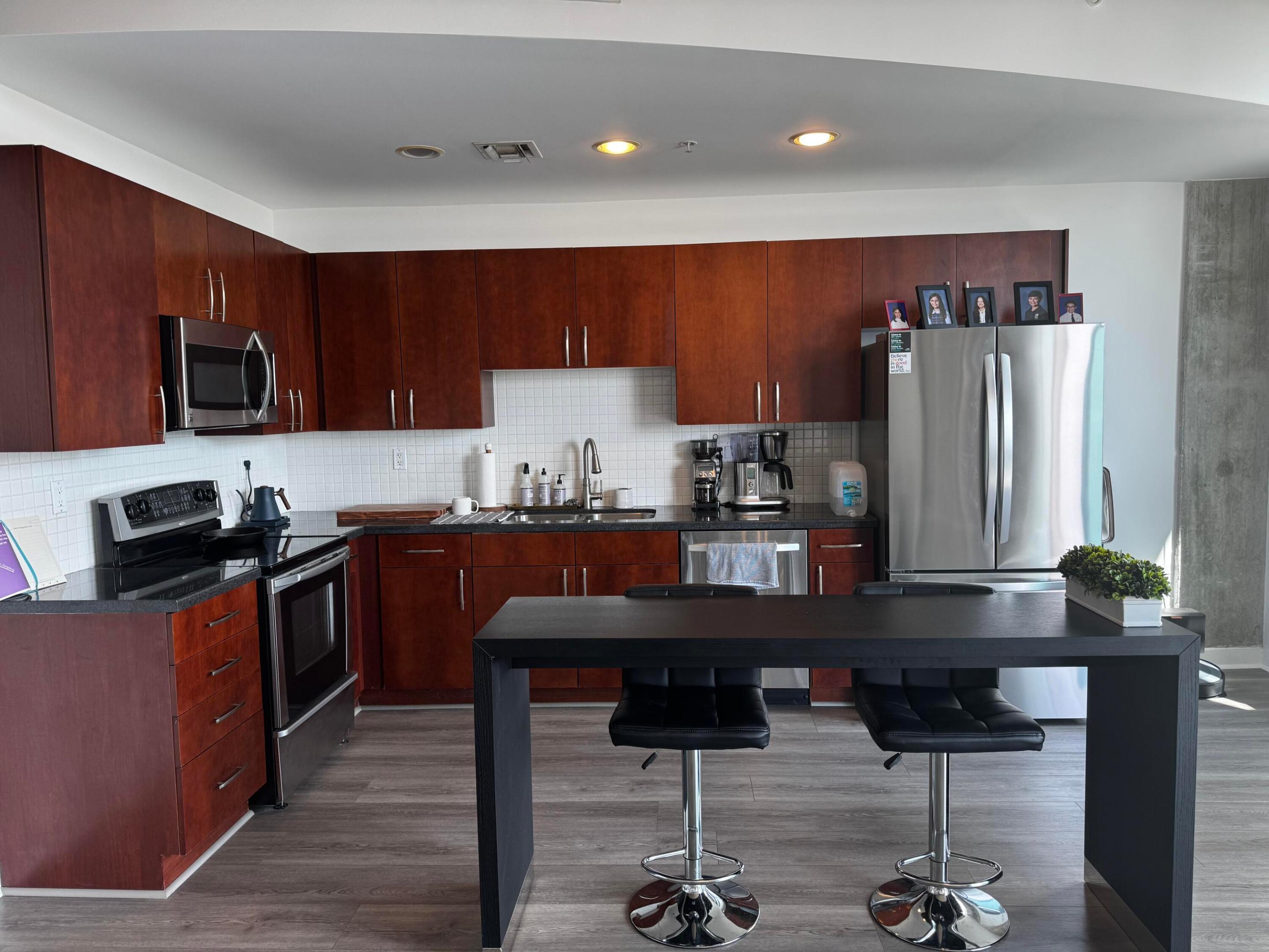 300 S Australian Avenue 716