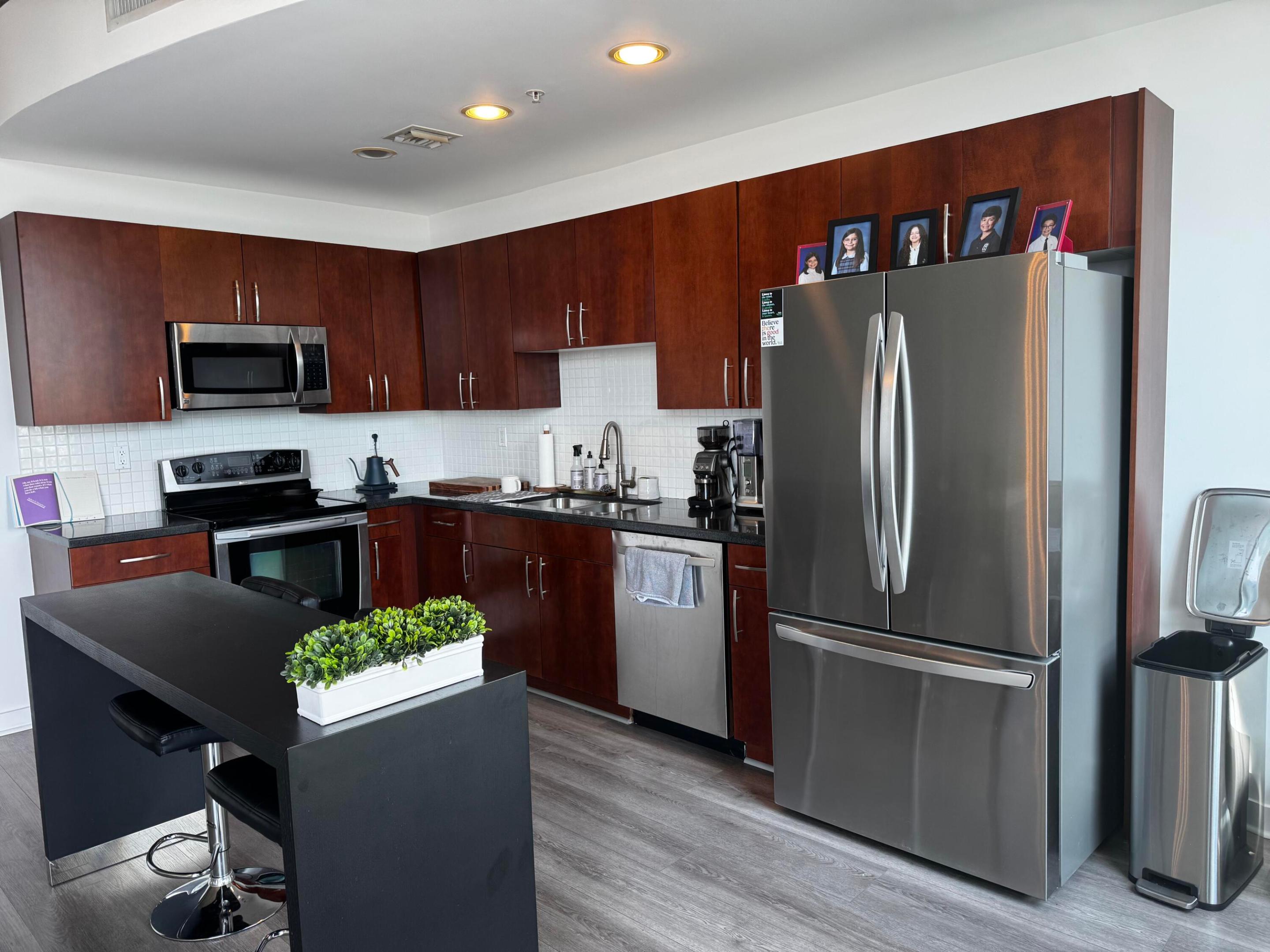 300 S Australian Avenue 716