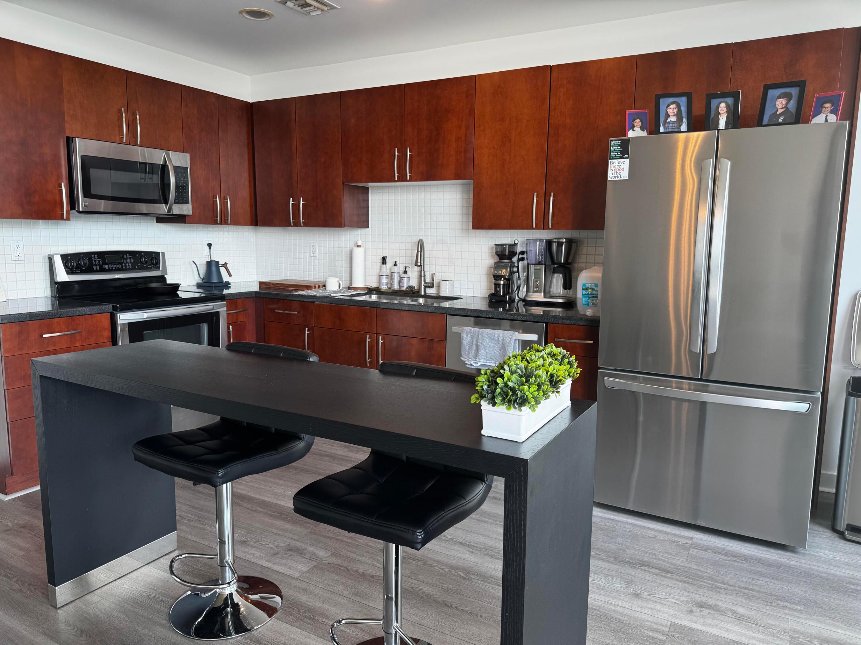 300 S Australian Avenue 716