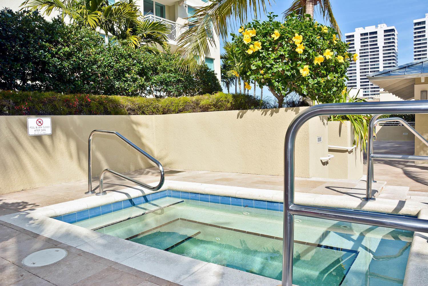 480 Hibiscus Street 736