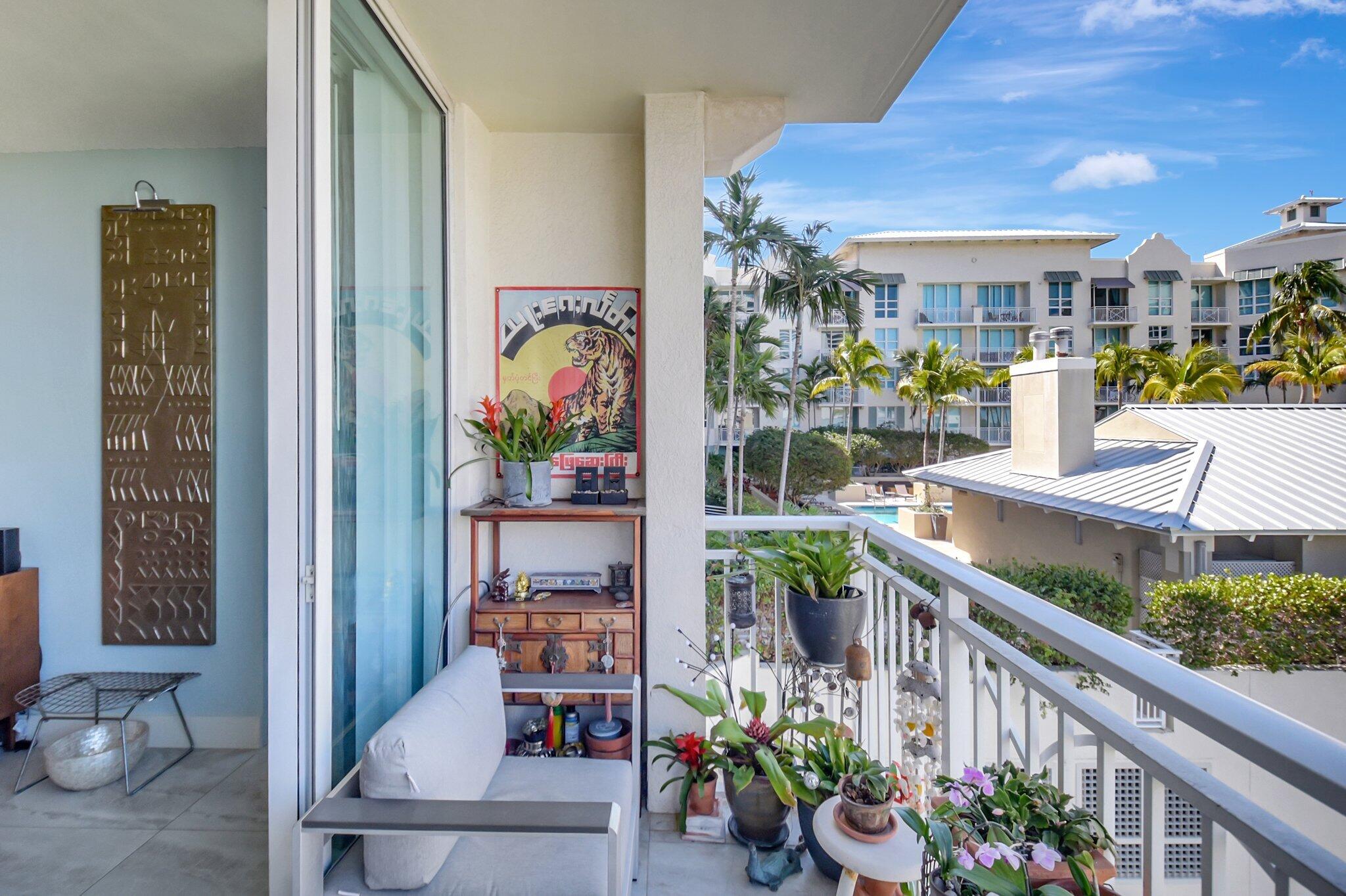 480 Hibiscus Street 736