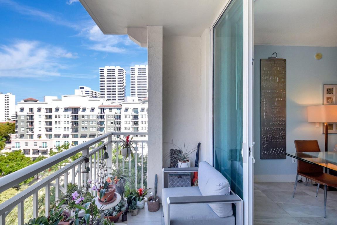 480 Hibiscus Street 736