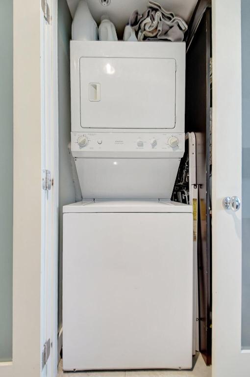 480 Hibiscus Street 736