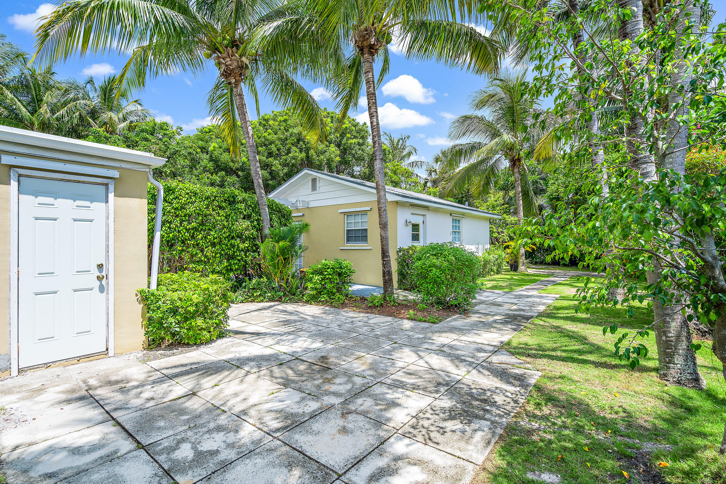 245 Cortez Road