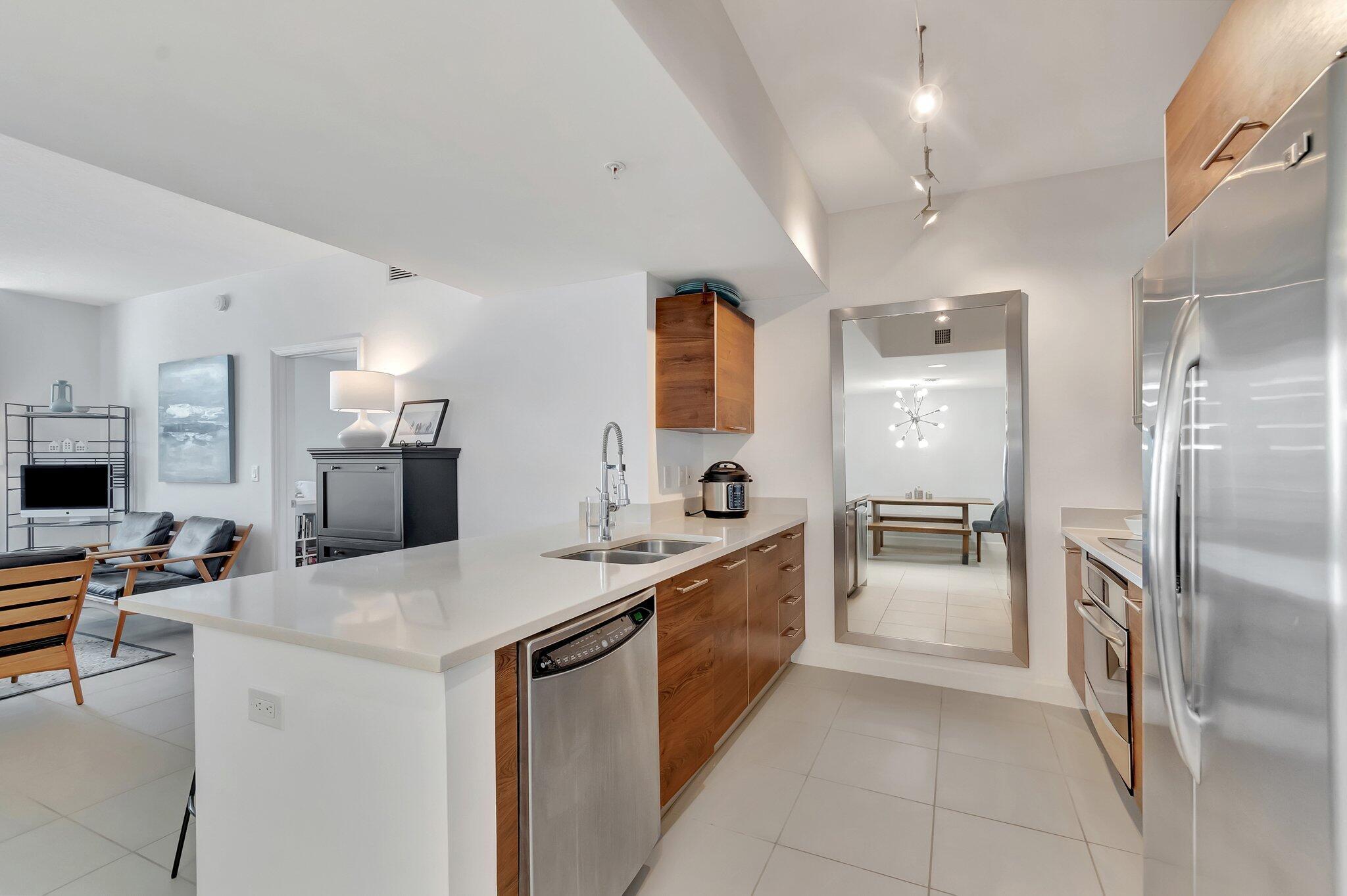 480 Hibiscus Street 709