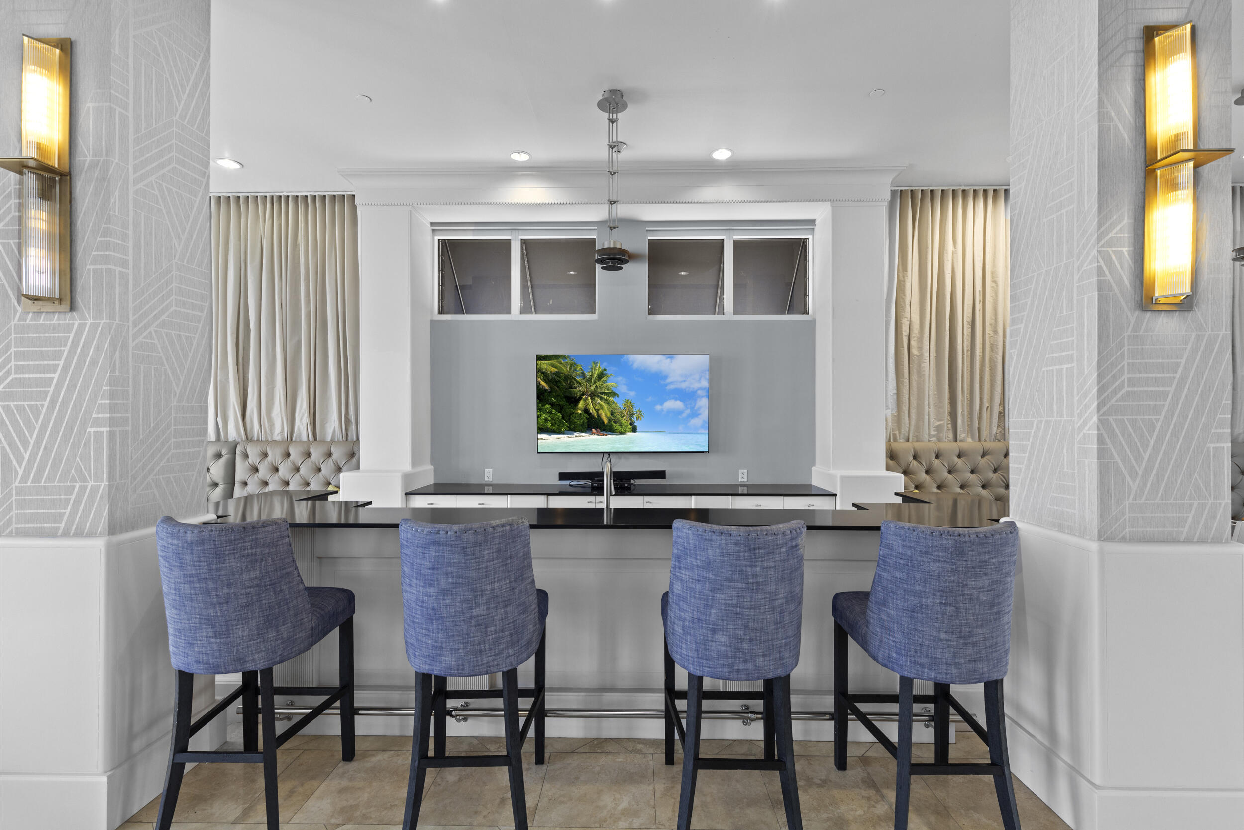 255 Evernia Street 1518