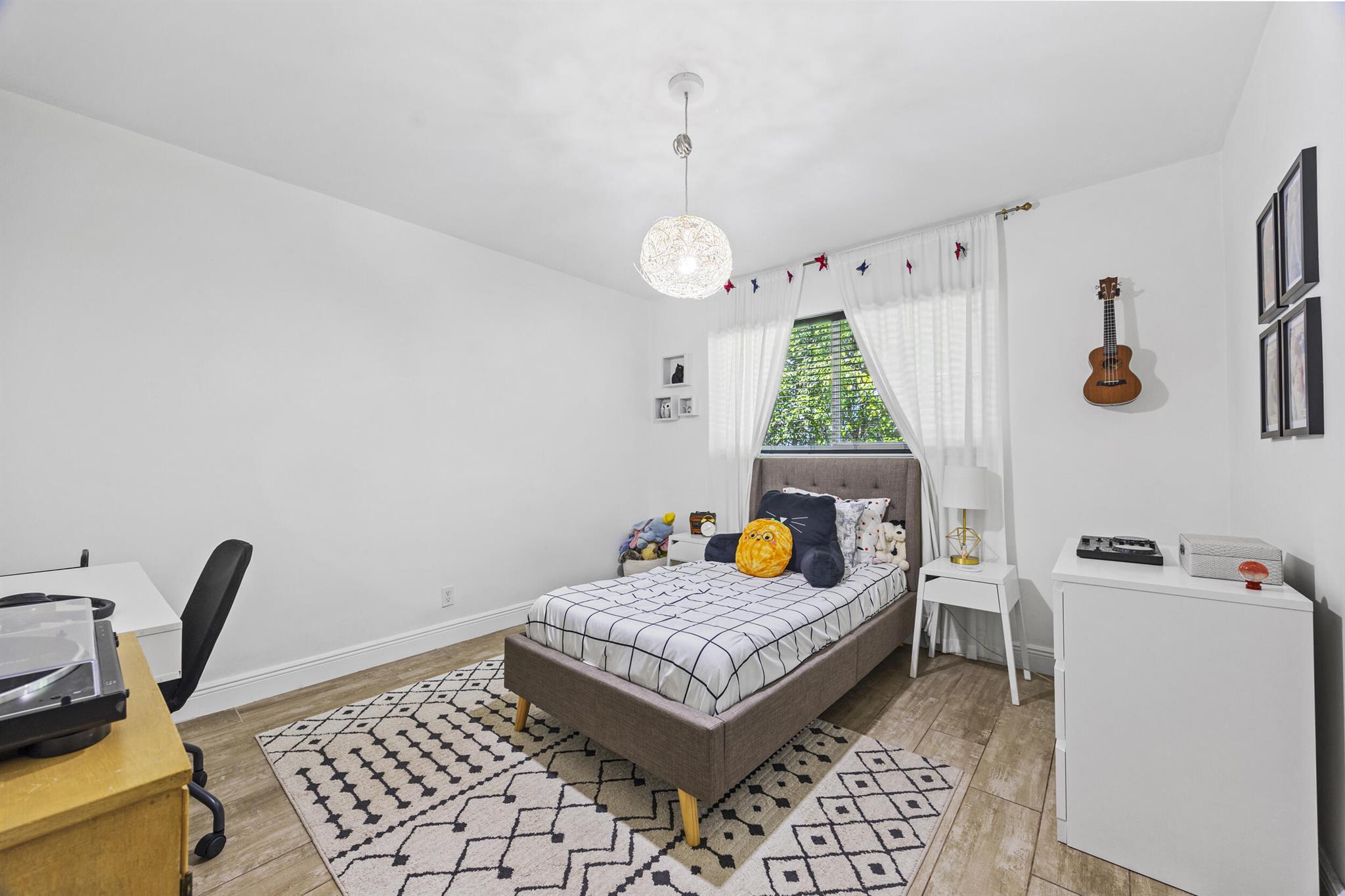 407 Riverside Drive