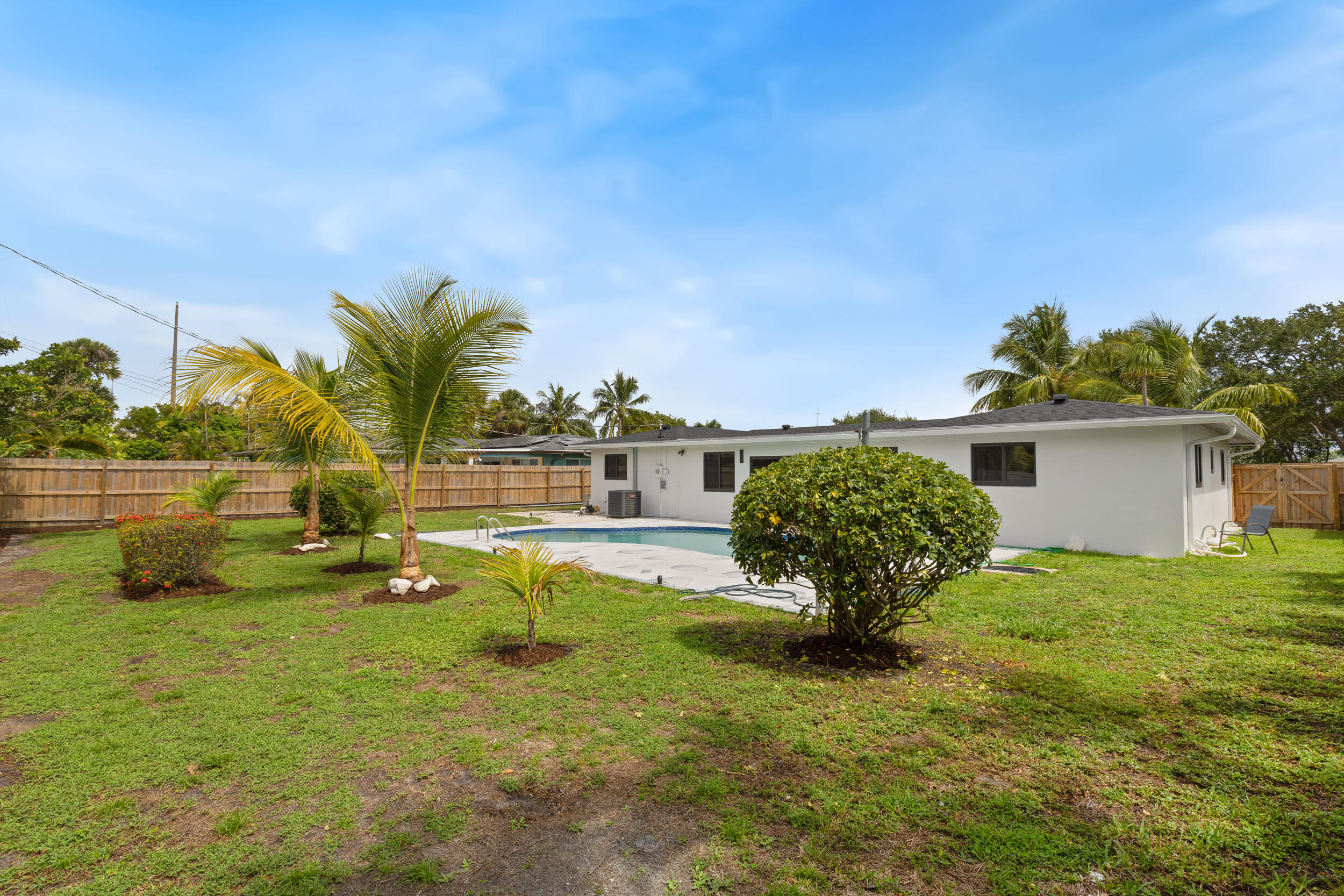 3914 Holly Drive