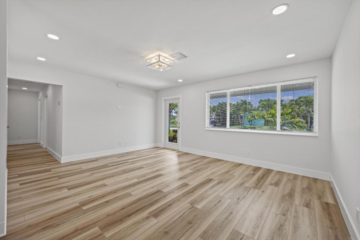 18965 SE Southgate Drive