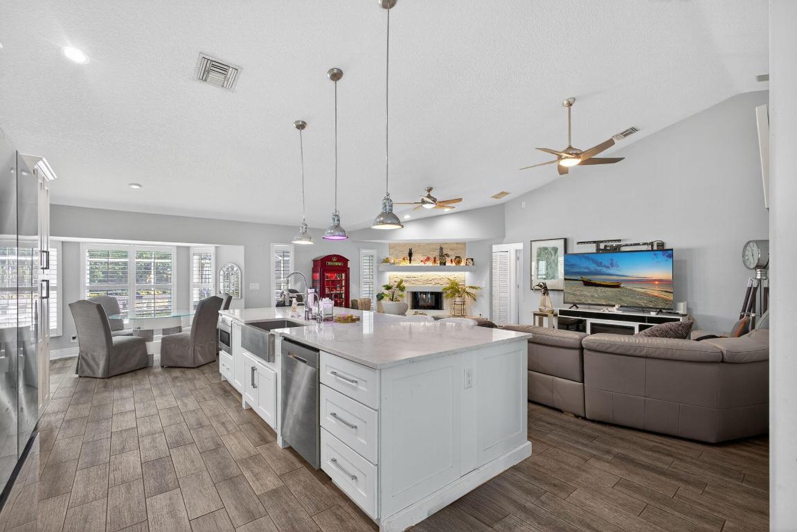 13033 Randolph Siding Road N