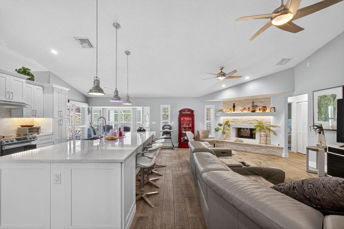 13033 Randolph Siding Road N