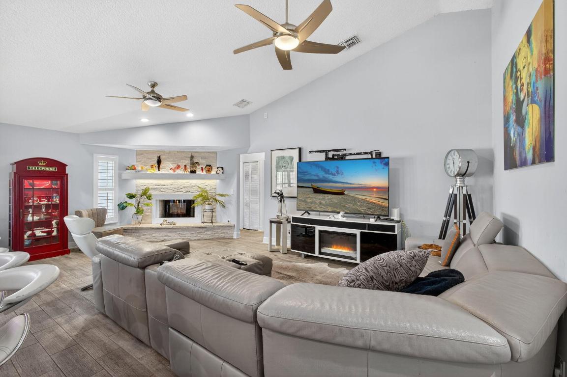 13033 Randolph Siding Road N